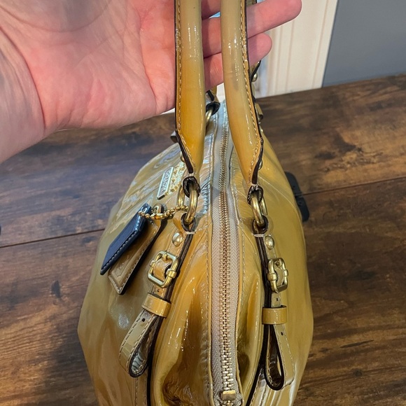 COACH SOPHIA Mustard PATENT LEATHER 15921 W/ REMOVABLE SHOULDER STRAP - Picture 7 of 11